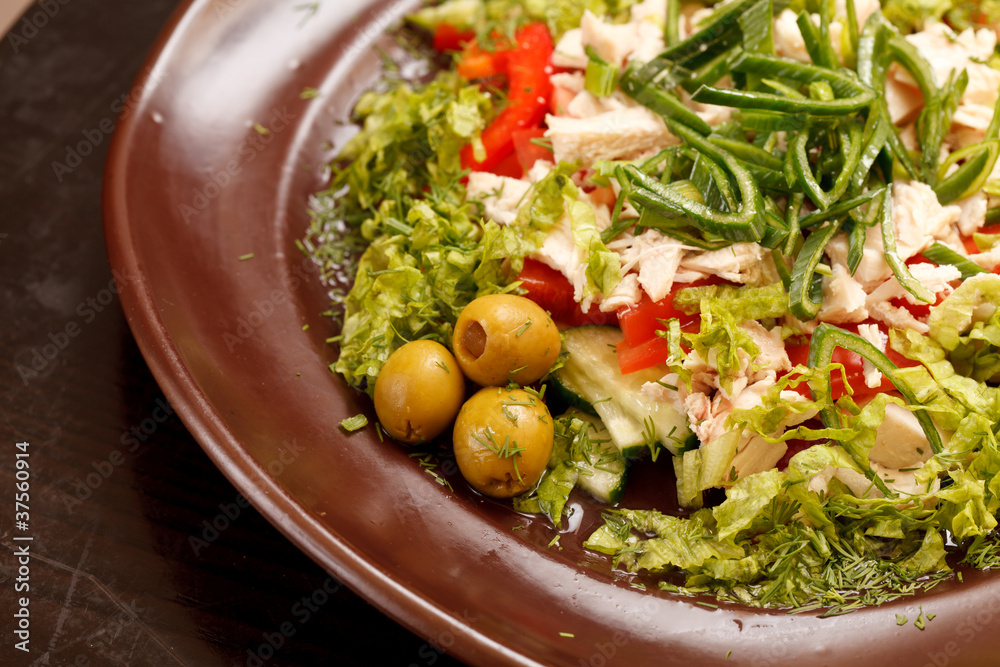 salad with chicken