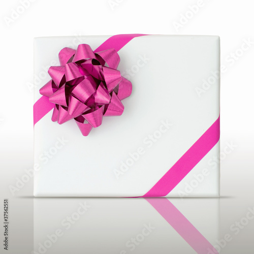Pink star and Oblique line ribbon on White paper box