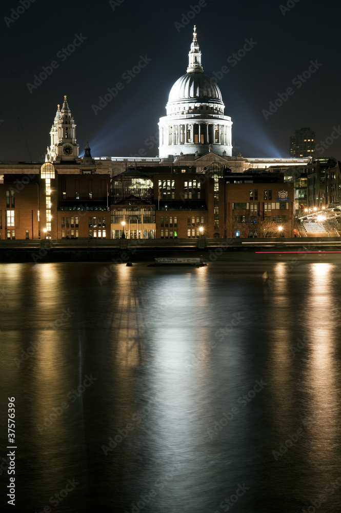 Long exposure of St Paul's cathedral in London at night with ref