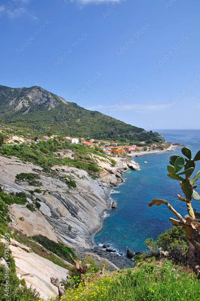 Blick auf Pomonte auf der Insel Elba in der Toskana