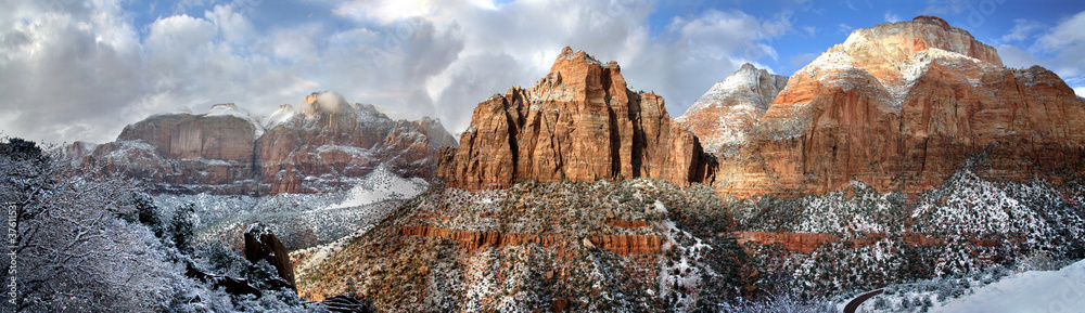 Sandstone Peaks In Winter, Zion NP, Utah - obrazy, fototapety, plakaty 