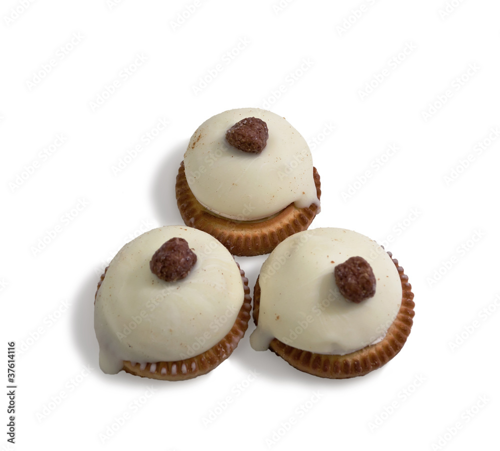 cookies covered with a spherical shape with white chocolate cookies covered with a spherical shape with white chocolate