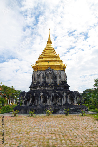 The golden pagoda.