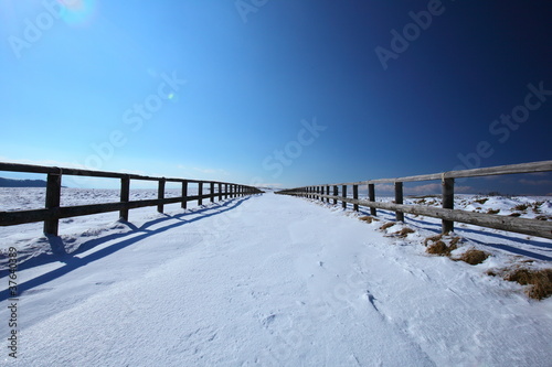 雪道　冬の美ヶ原高原 © norikazu