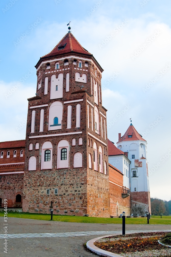 Башня замка в городе Мир в Беларуси