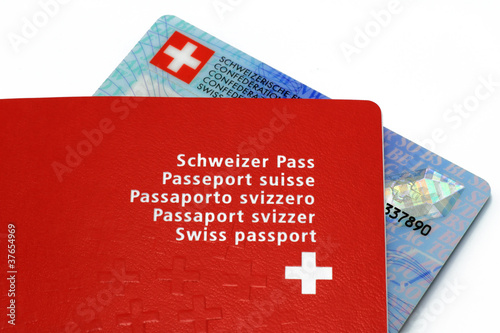 schweizer pass mit id-karte