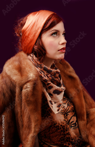 portret kobiety w futrze