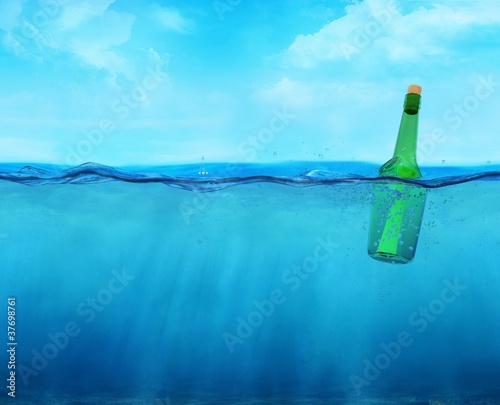 Foto 3d floating bottle with message on the ocean