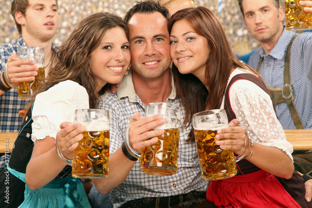 Gruppe auf dem Oktoberfest Gruppe auf dem Oktoberfest