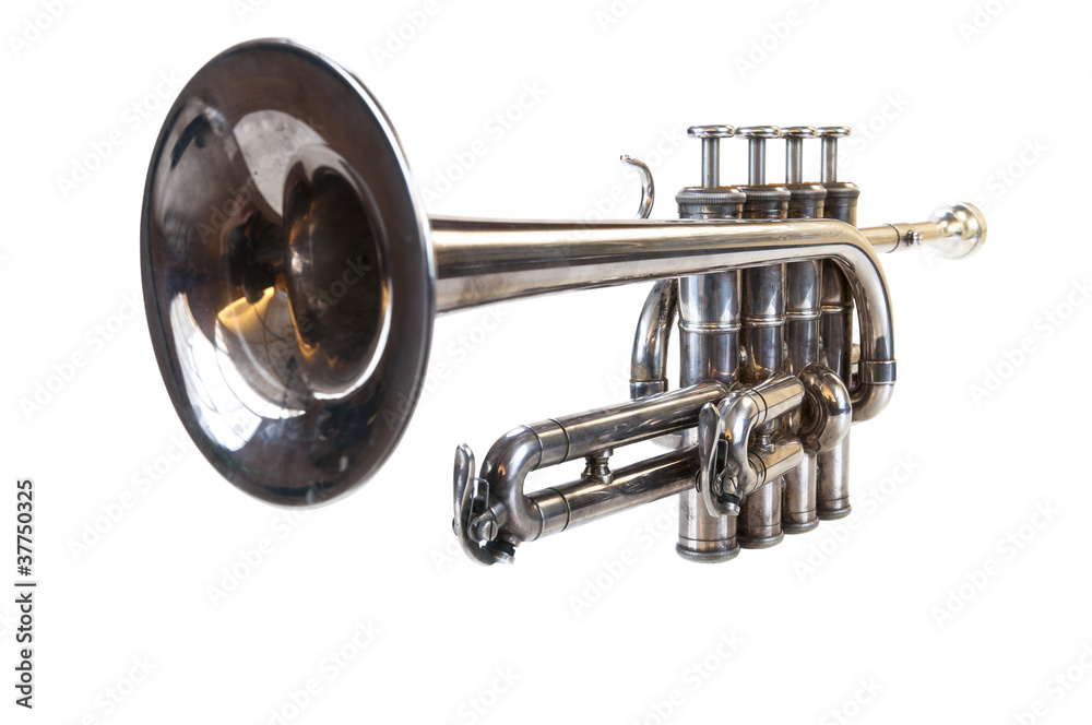 Obraz premium Isolated classical silver music trumpet on white background