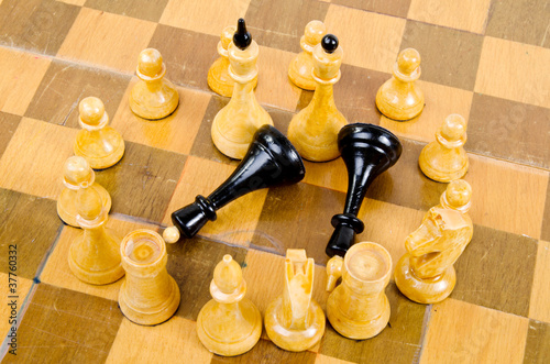 белые шахматы