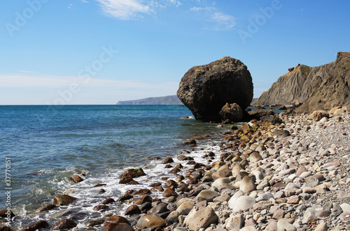Seascape with a stone. Photo 6440