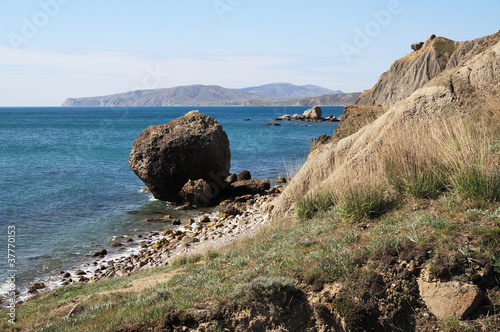 Seascape with a stone. Photo 6430