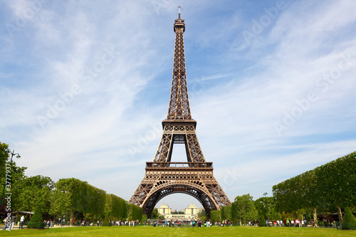 Tower in Paris © wajan