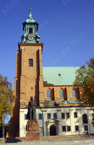 Pomnik króla Bolesława Chrobrego, Gniezno, Polska photo
