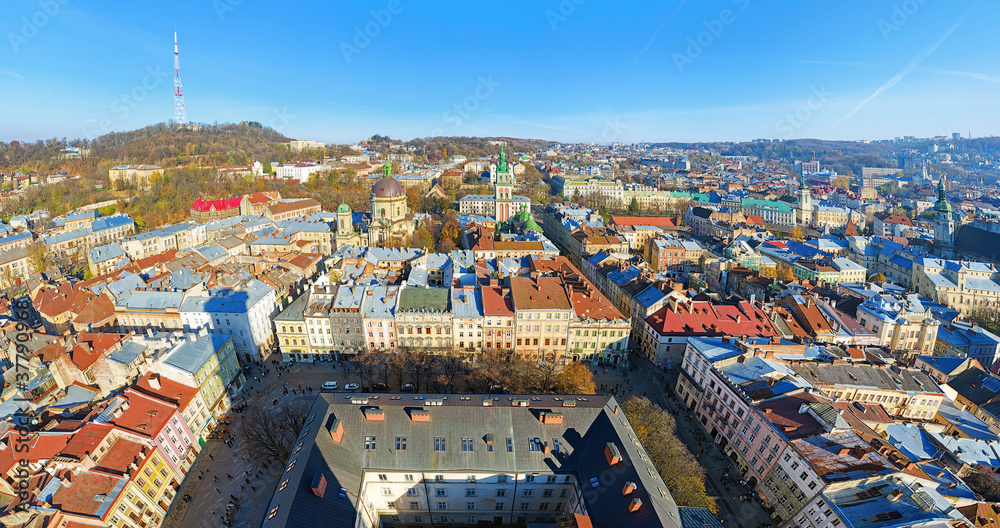 Obraz premium The panoramic view of Lviv, Ukraine