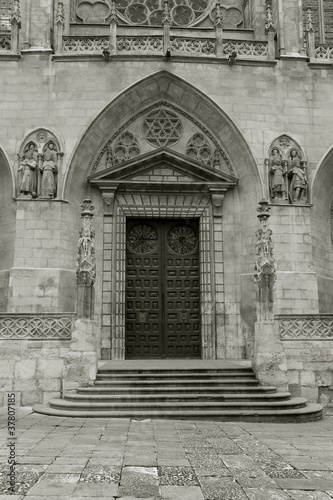 Puerta de la catedral de Burgos, Castilla y León, España #37807185
