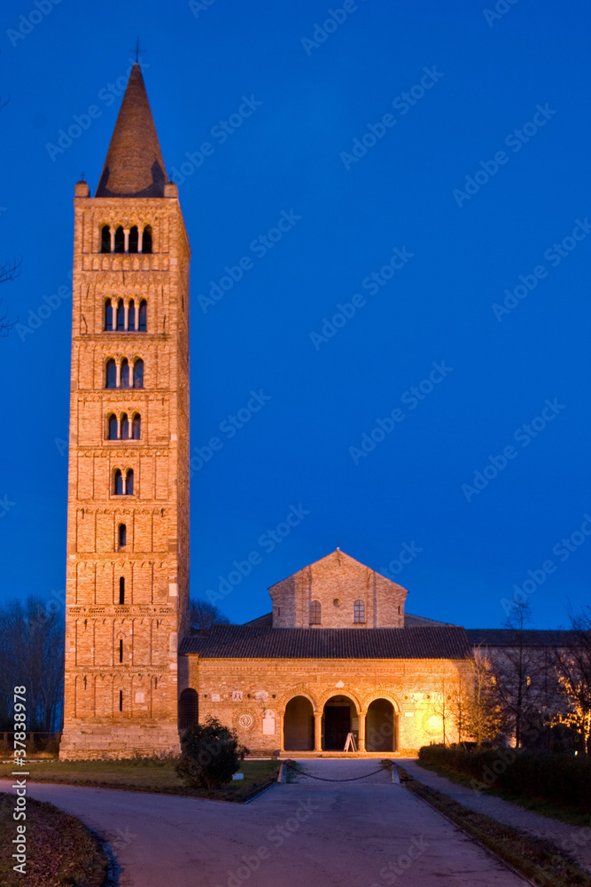 Abbazia di Pomposa, facciata e campanile