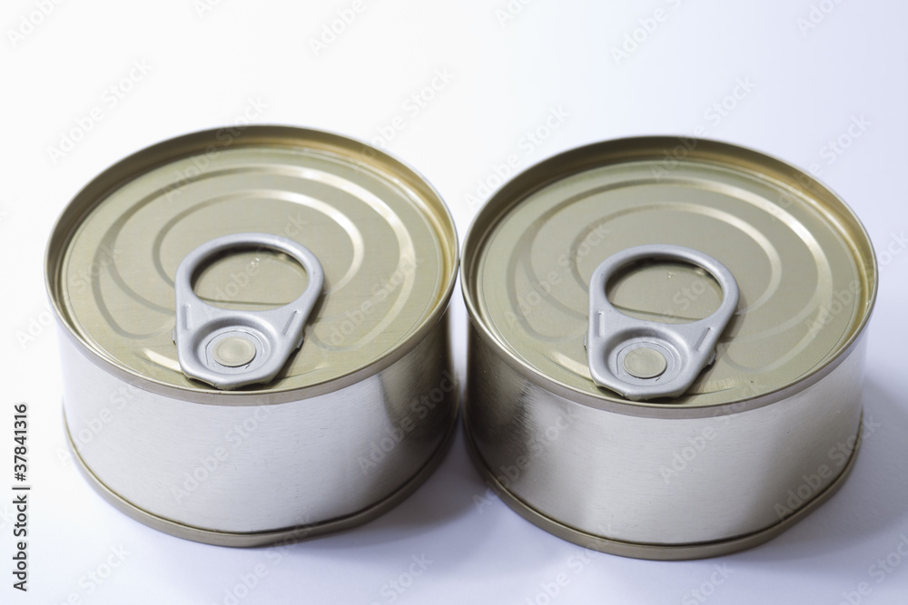 Closed cans Closed cans