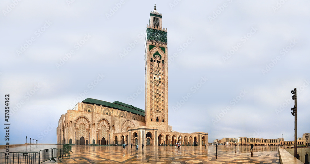 Obraz premium The Hassan II mosque in Casablanca