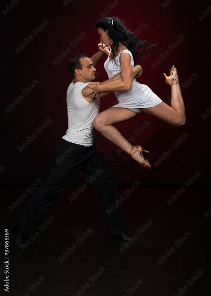 Obraz premium Dancing young couple..
