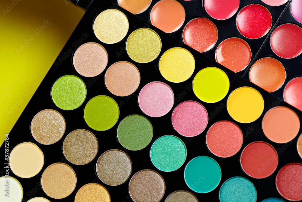 Make-up colorful eyeshadow palettes Make-up colorful eyeshadow palettes