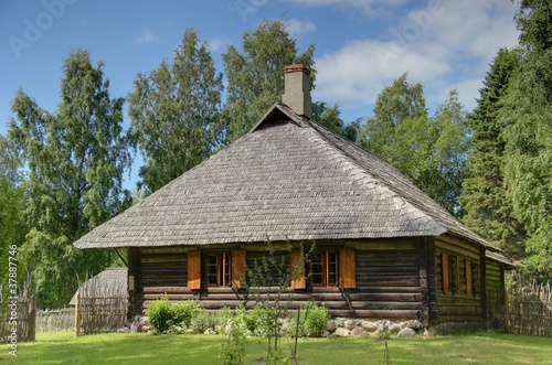 maison traditionnelle estonienne