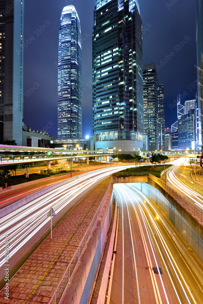 Obraz premium traffic in city at night