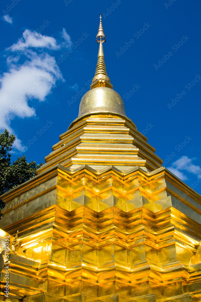Fototapeta premium Buddhist stupa in Chiang Mai, Thailand.