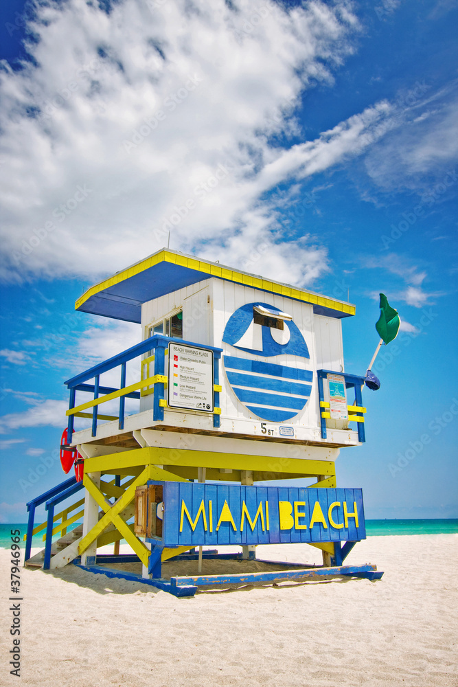 lifeguard house in Miami Beach, Florida , USA - obrazy, fototapety, plakaty 