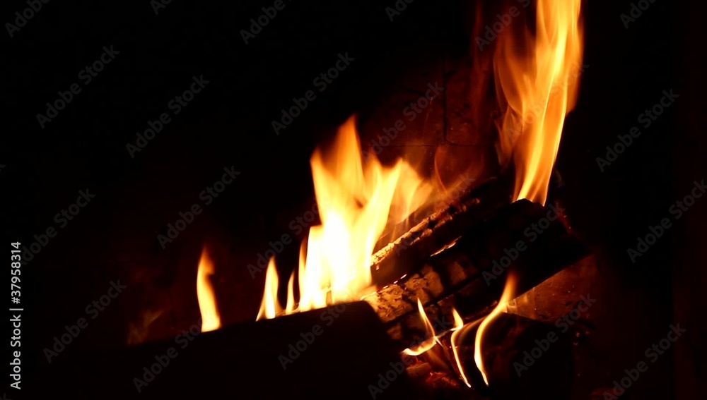 fuoco nel camino fuoco nel camino