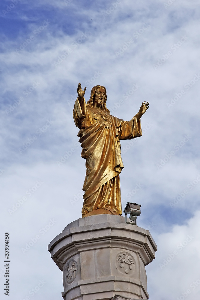 Статуя Христа перед Базиликой Святой Девы. Фатима, Португалия
