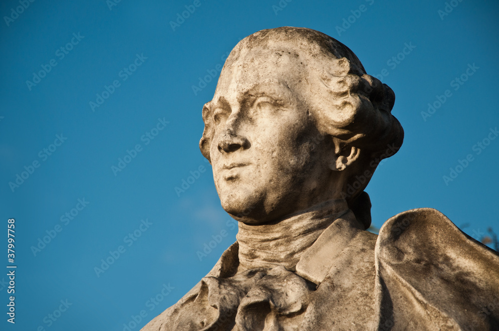 statue de Carlo Goldoni notre dame de Paris