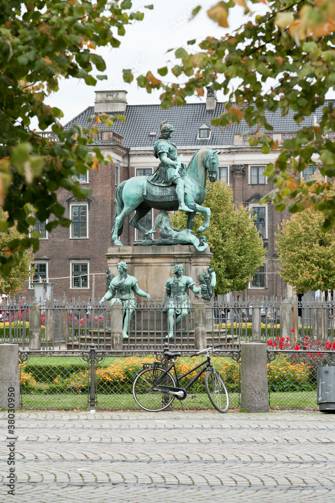 Obraz premium Christian V statue in Copenhagen
