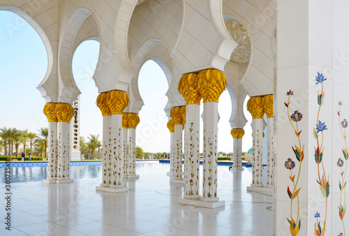 Canvas Print Sheikh Zayed Mosque in Abu Dhabi, United Arab Emirates