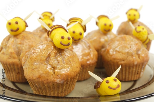 bee muffins photo