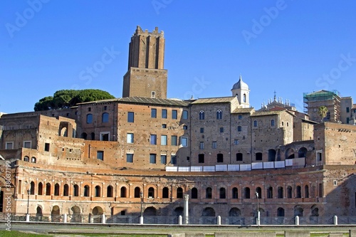 Foro Traiano - Esedra centrale e Torre delle Milizie photo