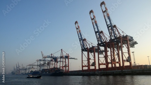 Containerterminal Frachtschiff
