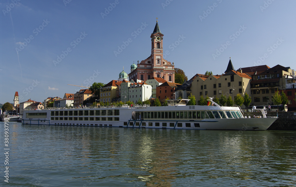 Naklejka premium Dreiflüssestadt Passau