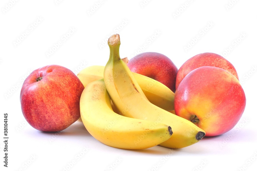 Jabłka i banany na białym tle - obrazy, fototapety, plakaty 