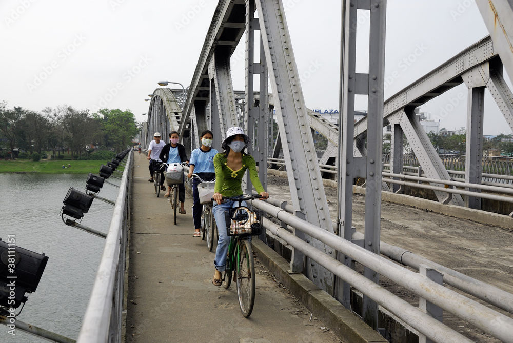 Trang Tien bridge,hue
