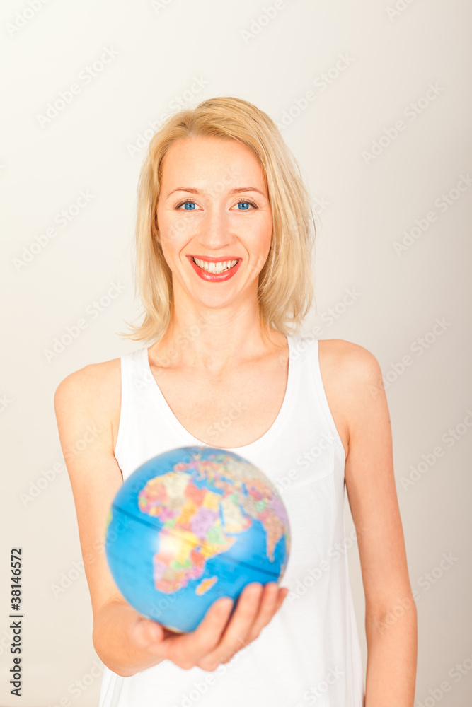 Frau mit Erdkugel Frau mit Erdkugel