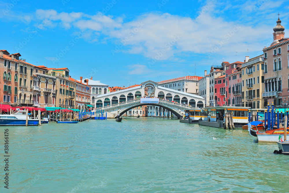 Rialto bridge and Garnd Canal in Venice