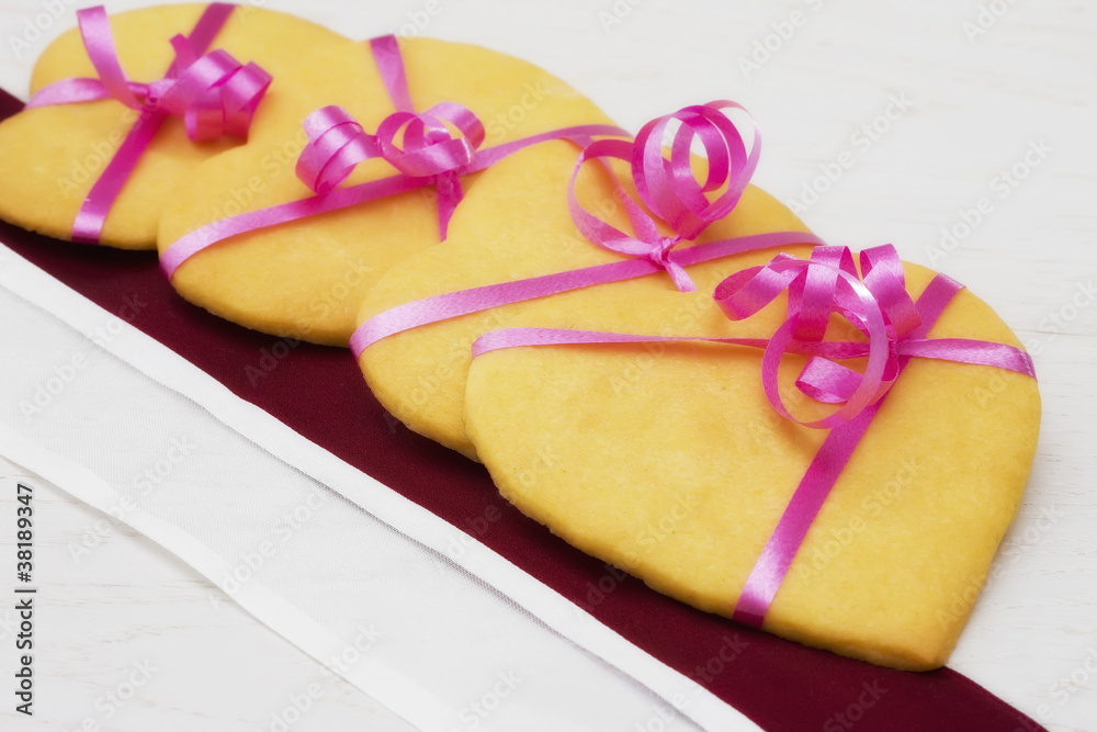 Cuori di biscotti per San Valentino Cuori di biscotti per San Valentino