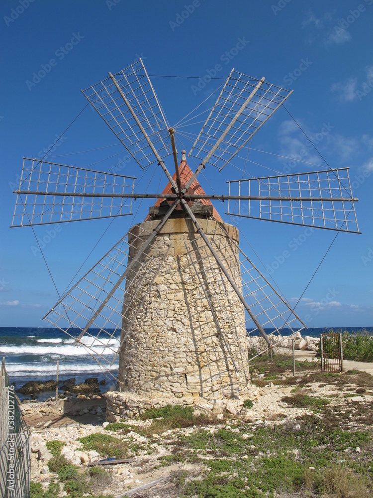 Windmühle bei Trapani, Sizilien