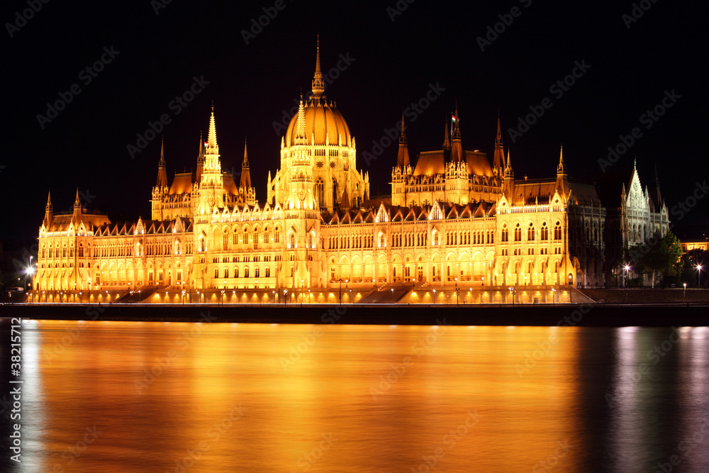 Fototapeta premium Budapest - Hungarian parliament.