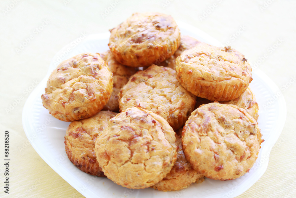 cheeseburger muffins