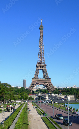 Eiffel Tower in Paris, France © 3000ad