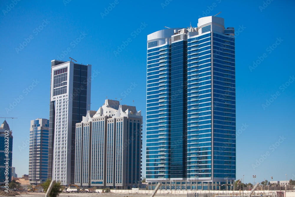 Neubauten in Abu Dhabi (Hochhaus)