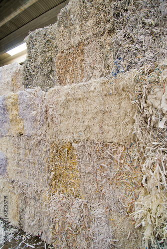 Recycling of waste paper